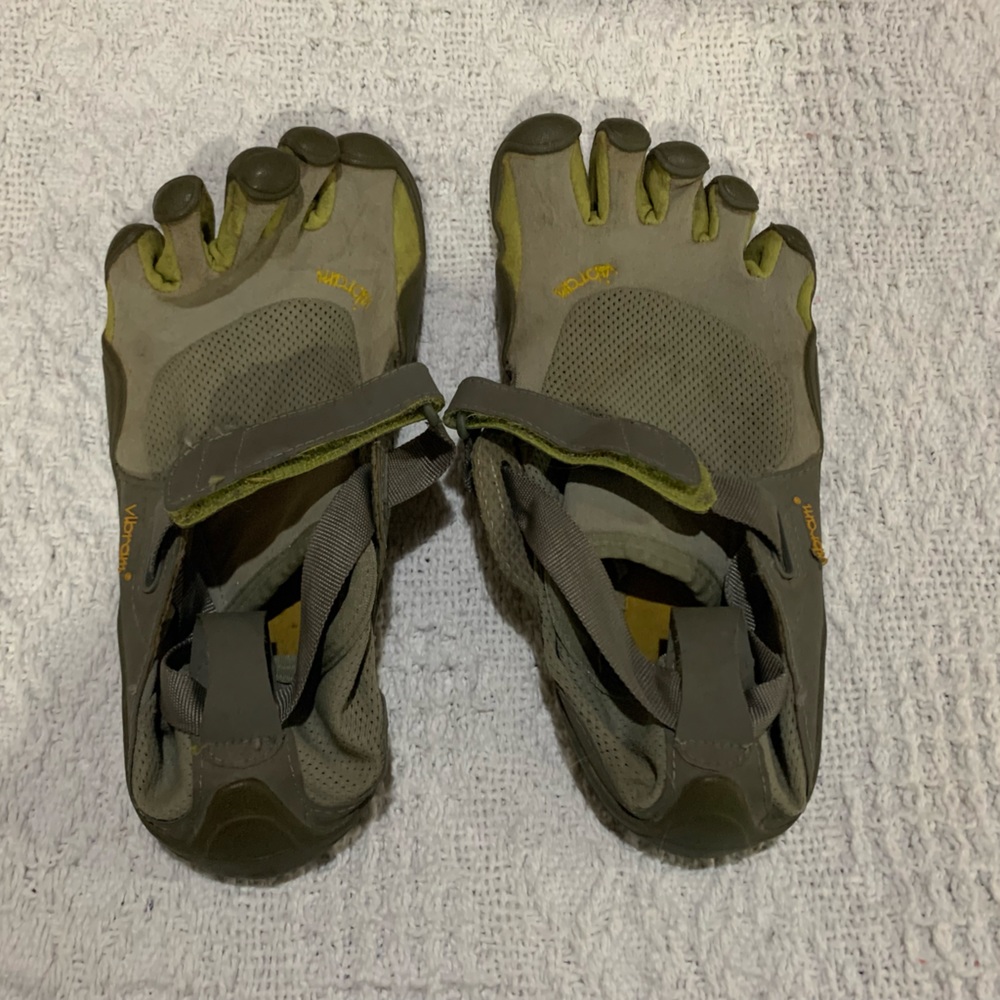 Vibram barefoot show size W38